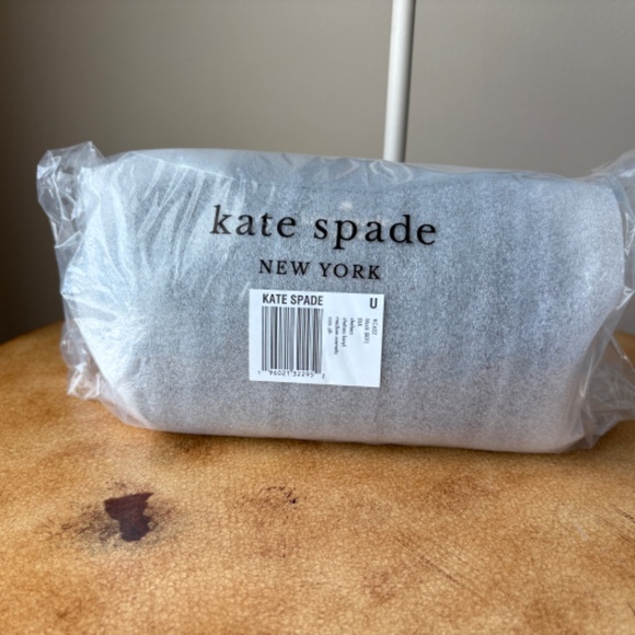 Kate spade Chelsea medium cosmetic BLK - Picture 3 of 10